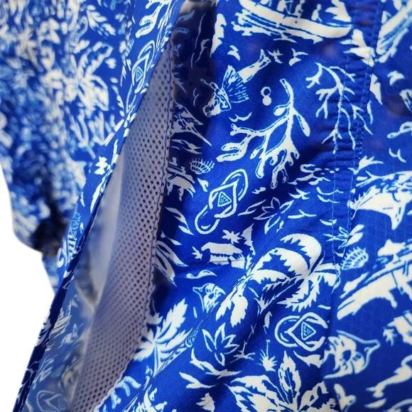 Columbia PFG Shirt Boys Youth XL Blue White Floral Hawaiian Short Sleeve Button - Picture 10 of 15
